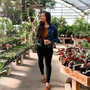 Meet your Posher, Danya